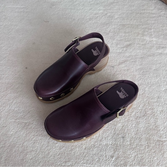 Sorel Burgundy Leather Slingback Clogs with Tan Lug Sole - Picture 2 of 6